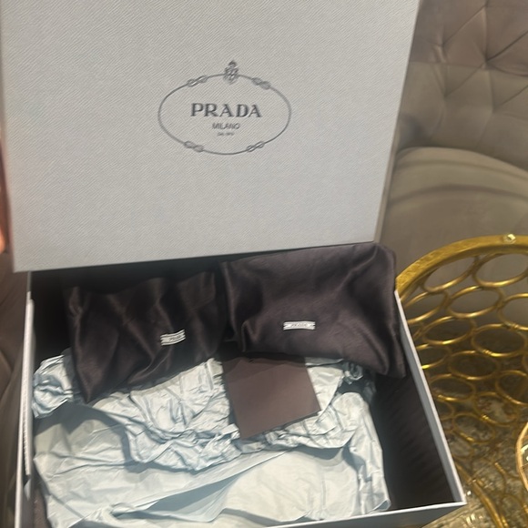 bought this Prada shoes from Paris, I’ve worn it only twice. - Picture 5 of 9